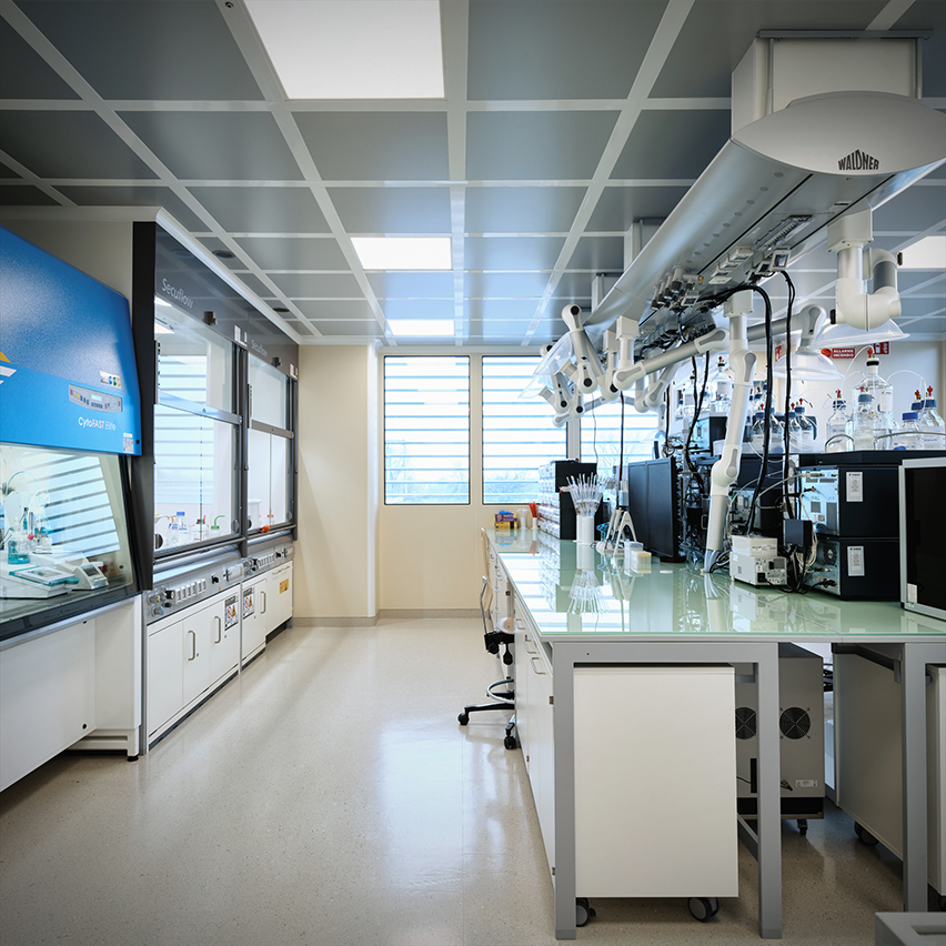 ADVANCED LABORATORIES FOR END-TO-END CDMO SERVICE